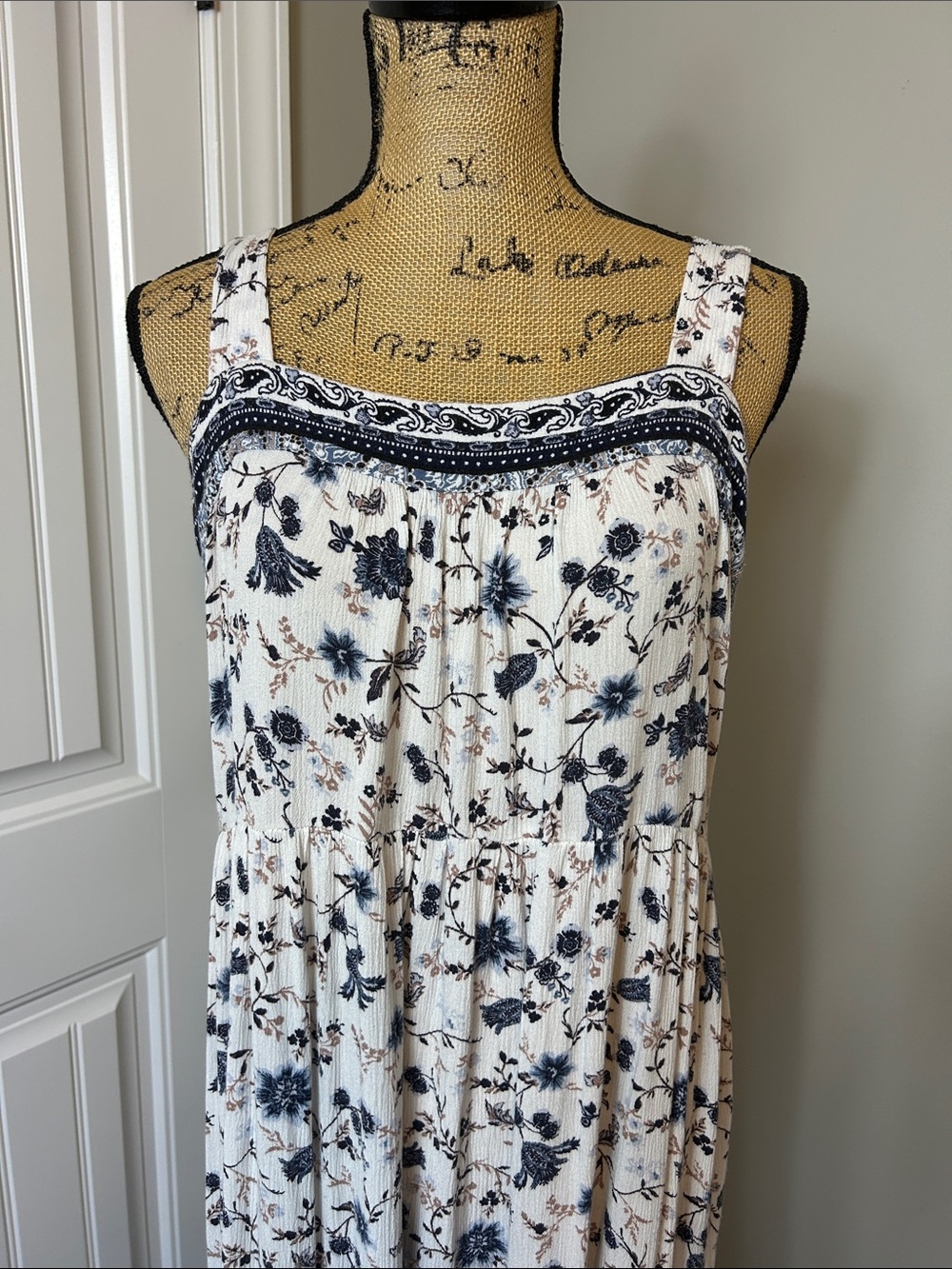 Knox Rose Maxi Dress - Picture 3 of 9